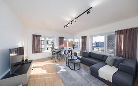 Bright Cosy Corner & Free Parking